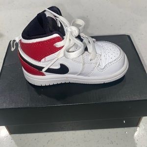 Jordan 1 MID (toddler)